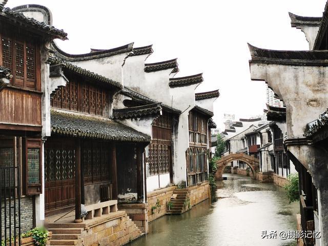 QQ里收藏的东西怎么找游戏画面